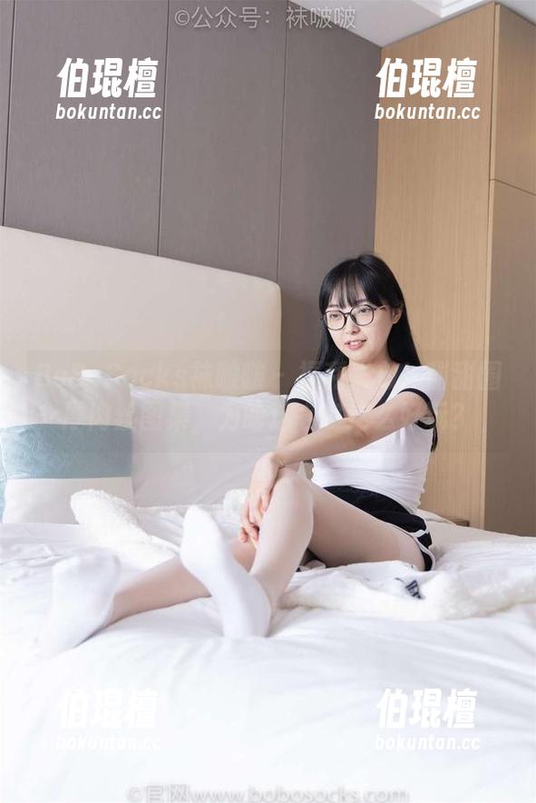 BoBoSocks袜啵啵-甜甜圈 BoBoSocks袜啵啵 - 福利发放!甜甜圈厚肉丝图集,为啥这名字这么好玩?