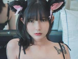 随性又有趣的修女形象，Hizzy(히지)把私房写真玩出了花样，你会想象不出吧？