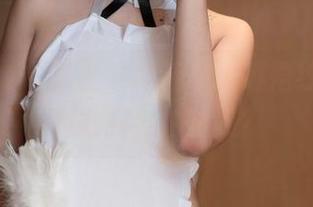 HuaYang花漾 – 精选周大萌婚纱：你以为她只会拍甜美？