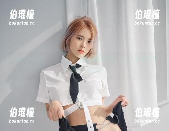 Hyoyeon(김효연)的职业装在线图集，今天又是拼劲十足的一天吗？