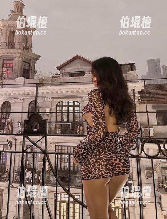 Jessie婕西 微密圈 - Jessie婕西图集:是剧情还是背景?感觉我被带入了什么大戏中。