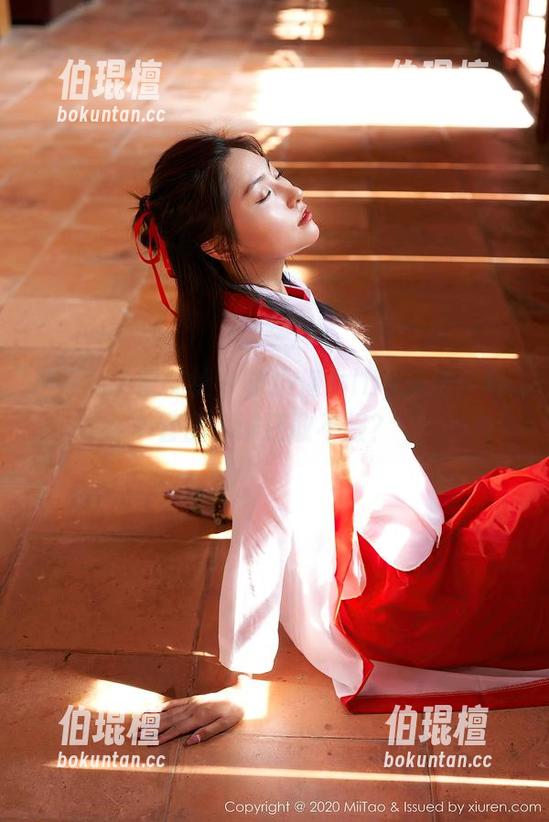 MiiTao蜜桃社-小魔女lily MiiTao蜜桃社 - 求小魔女lily魔法:JK套图,谁还敢不服?