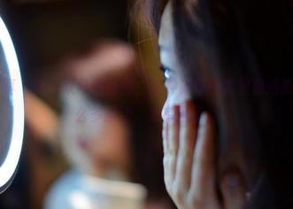 PANS写真 – 滴滴双马尾原图，这种简单的发型竟然能透露出这么多层次，太有趣了。