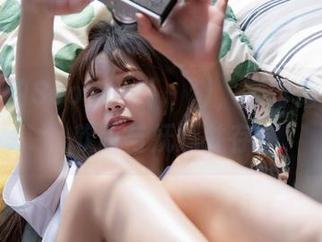 美图中的Seoyool(서율)，咖啡馆初登场，软萌与妩媚并存？
