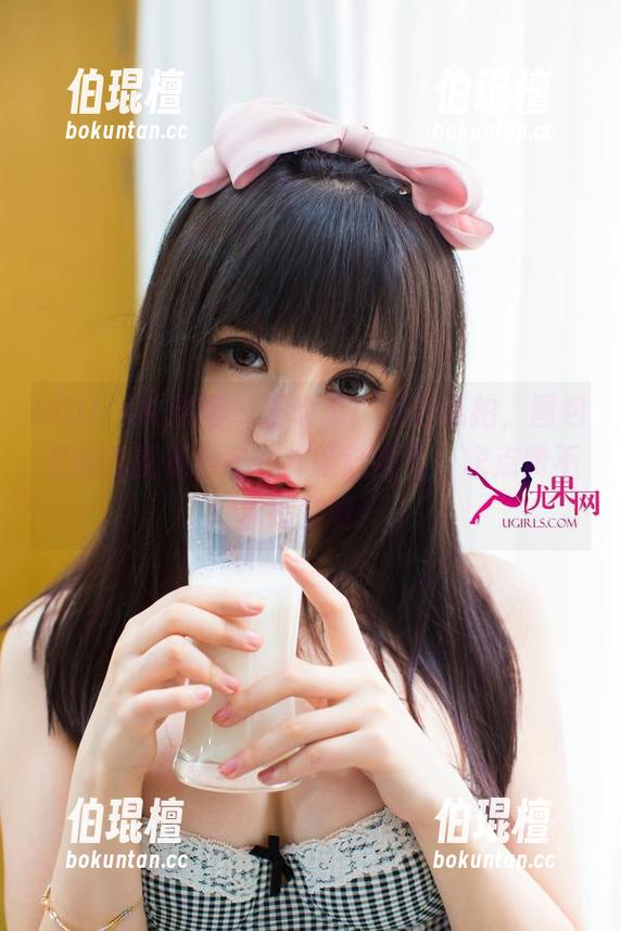 UGirls尤果网 - 王幼贞：短裙私拍，图包里的我就像小鸟一样跃跃欲飞，求点赞不求高空呀！