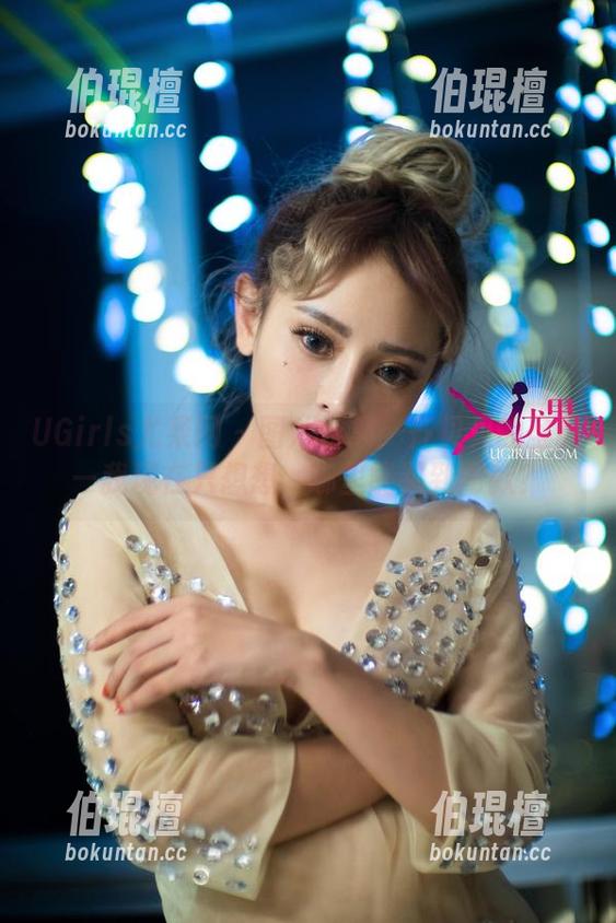 UGirls尤果网-齐贝贝 UGirls尤果网 - 图片合集:齐贝贝的圣诞—我现在只想想,哪里能买到同款?