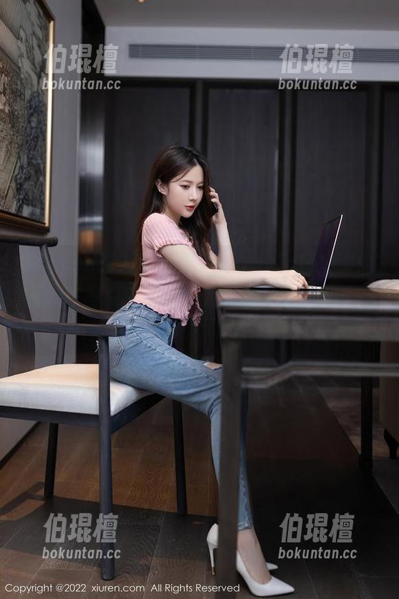 Xiuren秀人网-Olivia童安琪 Xiuren秀人网 - 疯了,Olivia童安琪的美足在写真中简直让人想要学习“足部摄影”了。