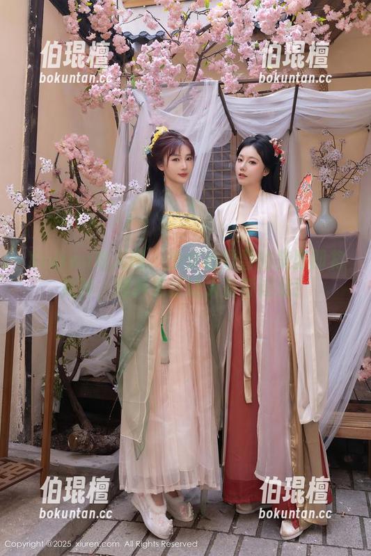 Xiuren秀人网-少女心雪雪 Xiuren秀人网 - 少女心雪雪的美脚即将封神,图片更新让人直呼过分!