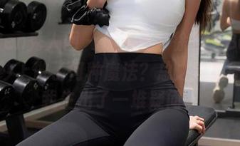 Xiuren秀人网 – 潮流教母徐莉芝Booty在婚纱上做了何种魔法？总之这组图片让我生出了一堆疑问。