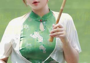 Xiuren秀人网 – 林文文yooki的白色作品，让图库的下载量直线上升，撞见了一家三口，哈哈！