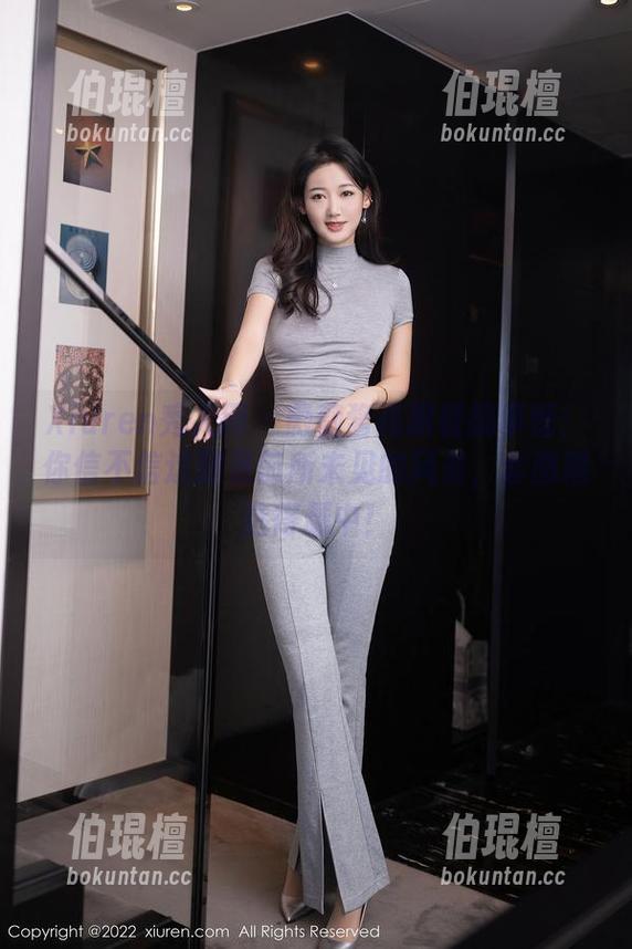 Xiuren秀人网-薇薇酱 Xiuren秀人网 - 薇薇酱高跟鞋搞事情:你信不信这腿是前所未见的风景,套图精选得瑟中!