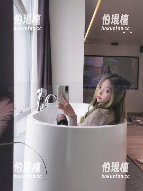 eloise软软的图包，难道每一张都在隐藏着不敢说的秘密？