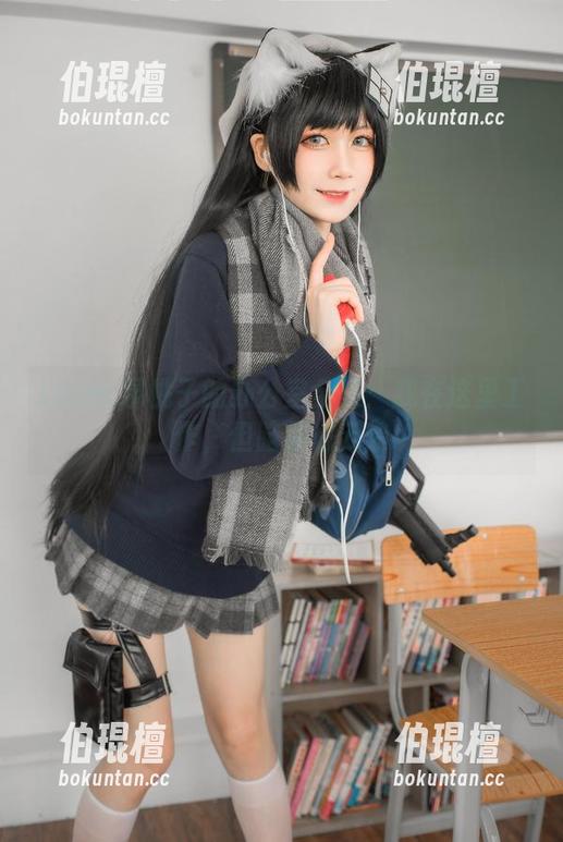 izumi泉桃子 izumi泉桃子的办公室全集:我在这里工作,但脑袋在云端