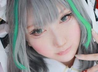 サク(saku)的Fantia2022年图包是怎么做到让人一看就想下载的？