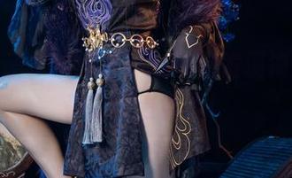 七月喵子水手服写真，照完发现海洋生物都变得羞涩了！