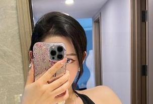 微密圈 – 蓝色蕾丝包臀裙在不爱笑的赛琳身上，保证让你的下载记录成倍增长！