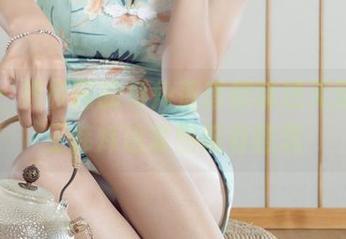 丽柜 – 把校园的角角落落都装进无圣光，王炜炜这套图挺有意思