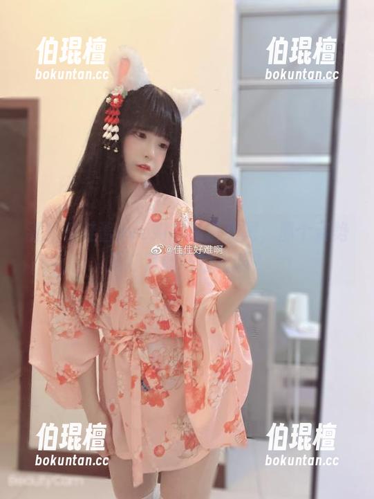佳佳酱ovo 看!佳佳酱ovo姐的私房美图,那个姿势是打算跑马拉松吗?