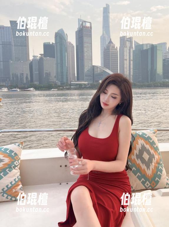 周妍希 微密圈 - 周妍希的最新作品集,长腿系列,看这腿,一分钟变身‘穿搭达人’了,我可怎么跟?
