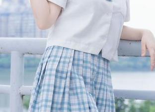 喵糖映画，这全套制服是打算撩到几个人呢？不怕风吗？