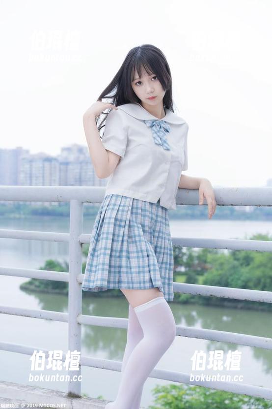 喵糖映画，这全套制服是打算撩到几个人呢？不怕风吗？