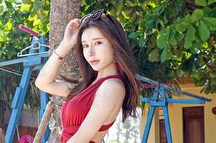 嗲囡囡 – 私拍聚焦！Jennanni_Jen的美脚让我想亲近，但好像得处理掉我的啤酒肚才能做到…