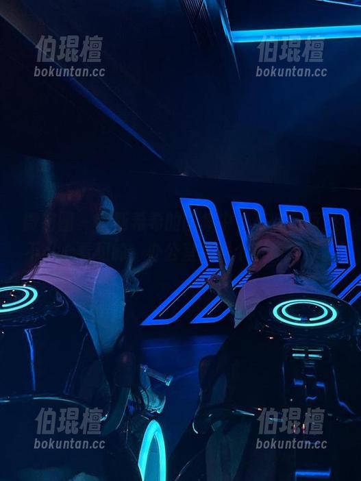 奈斯希希 微密圈 - 奈斯希希的图集中,有些东西是不小心看见的,办公室就是个小角落啊。