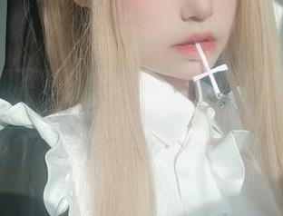 打包不如下载！送人间最性感的快递员女主K，图包等你来收！