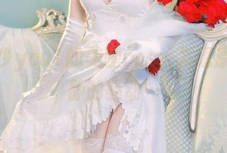 探寻妖少you1的美腿cos，发现原图里安静的骚动…
