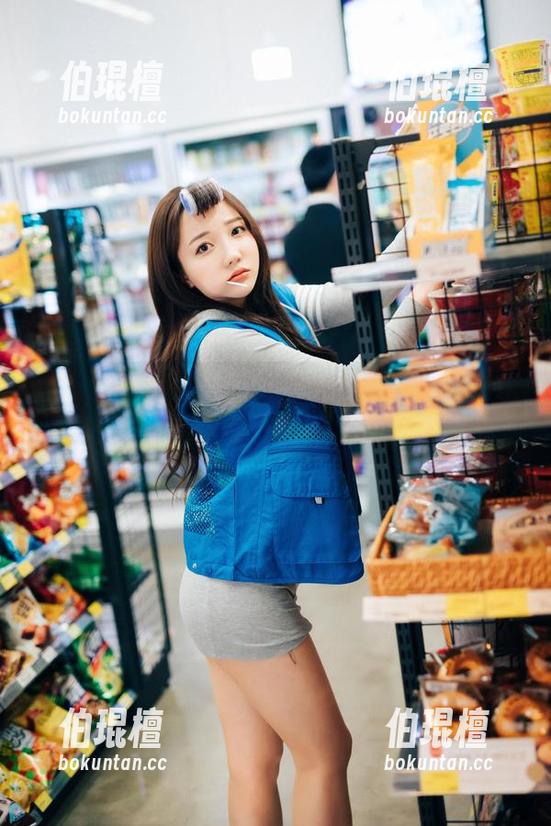 孙乐乐(손예은)毛衣私拍时光：怎么每个动作都像是在勾引我呢？