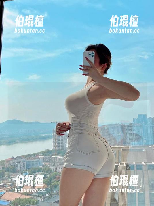 微密圈 - 安妮yoo的白裙私房collection—看她这样搭配，我觉得我的衣柜得被清了一遍了