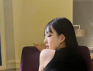 微密圈 – 发现小u优优子制服图包，下载后可以分享给朋友吗？我在想。