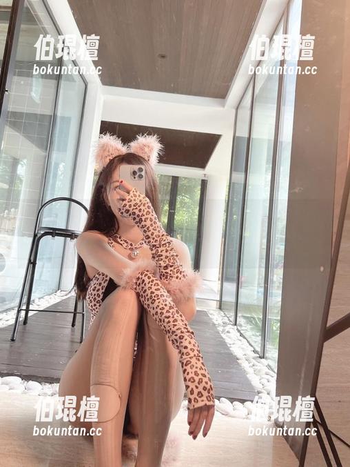 微密圈 - 小玉吃果冻的超自拍，表面无辜内心狂野，这反差我爱了。