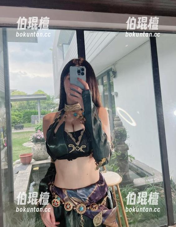 微密圈 - 当厨娘成为主题：小玉吃果冻的写真让厨房熠熠生辉