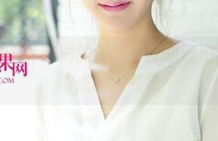 尤果网 – 乔依琳的教室，没想到拍照也能带点校园气息