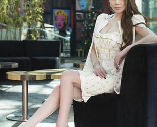 尤果网 – 在浴缸里的孟狐狸，更新的写真集居然让我停不下来！
