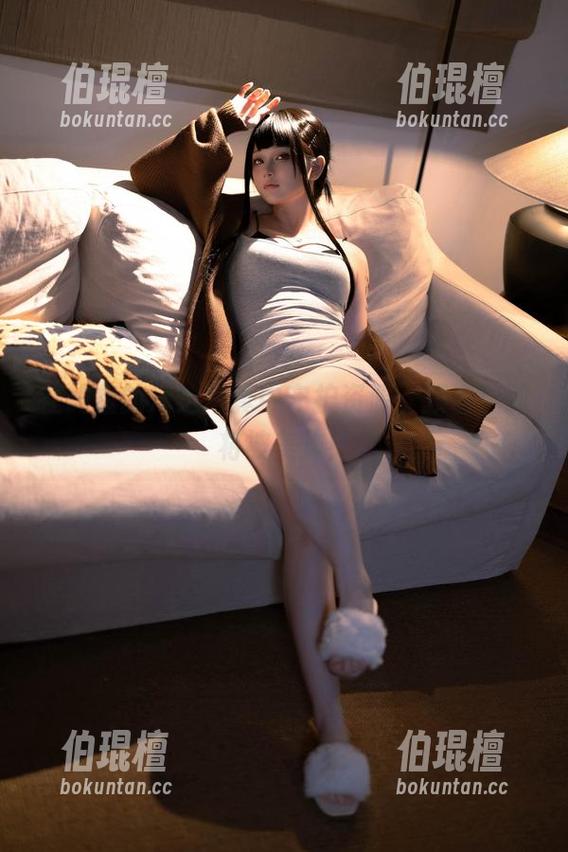 在屿鱼的海边写真中守护资源，预警！即将被美炸！