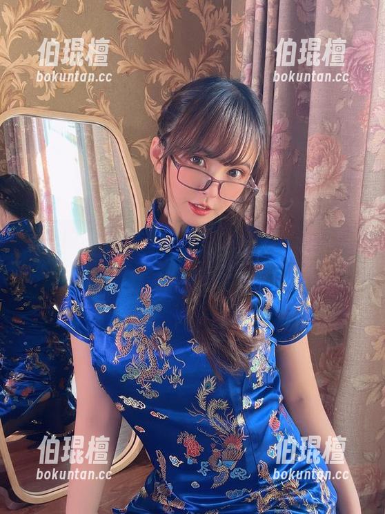 张思允 微密圈 - 人间福利:看张思允如何驾驭黑丝制服,那身材没得说!