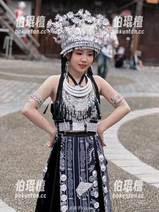 御子Yumiko 那个高清御子Yumiko的cos,腿搭配上显得特别动人,就这样停留得稍微久一些吧。