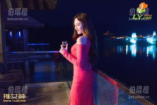 推女神-Akiki朱若慕 推女神 - 免费图册出炉!跟着Akiki朱若慕的云曼旅拍嗨翻天吧!