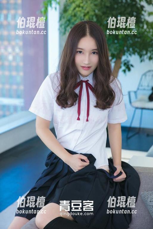 推女神-王语纯 推女神 - 不只是一双棉袜,王语纯私拍图包里还有更多小心机