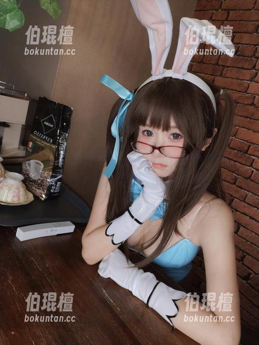 摇摇乐yoyo 在这幅作品里,摇摇乐yoyo的小学妹形象甜到发腻,堪比一口棉花糖。