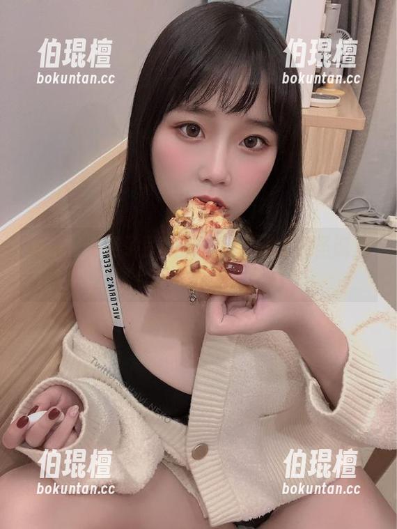 是一只废喵了登场！免费套图上的圣诞麋鹿七分可爱三分奇怪