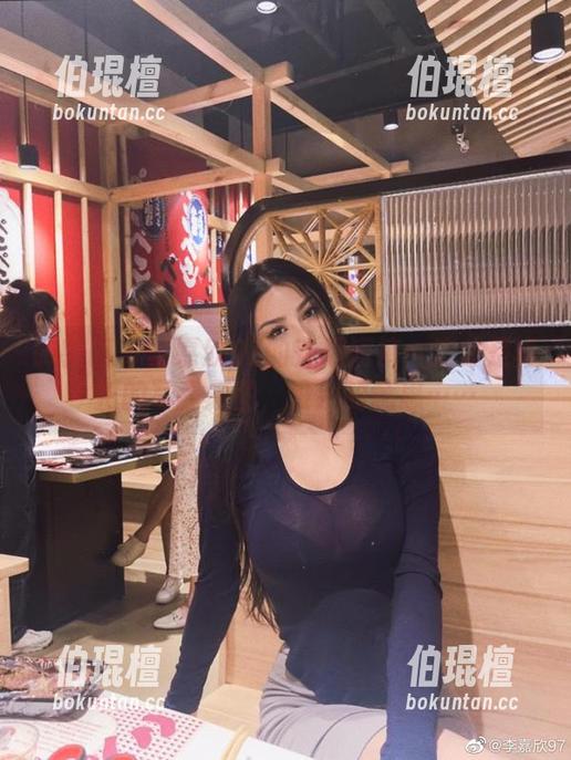微密圈 - 李嘉欣97的齐屁短裤：这才是真正的写真原图，没别的意思……