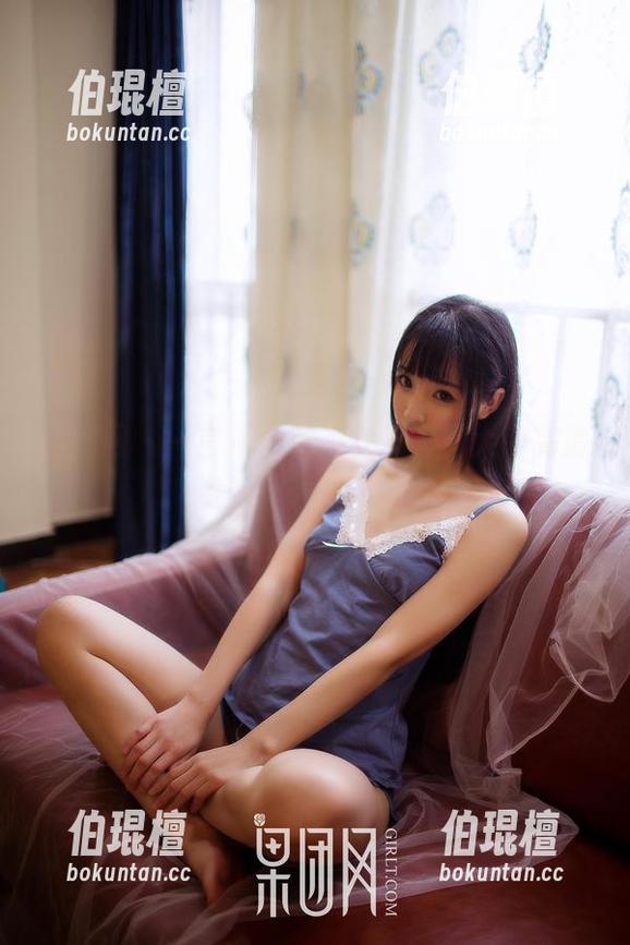 果团网-周大萌 果团网 - 一言不合就来女王,周大萌高清资源蹭一波热度。
