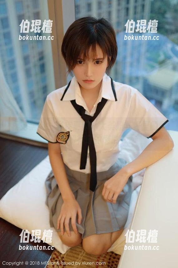 模范学院 - 图库更新！大美妞儿家里的飘窗和神奇的懒散