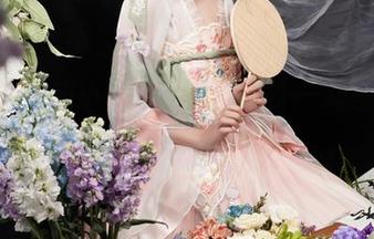 爆机少女喵小吉的和服大作战-一场图库里的穿越
