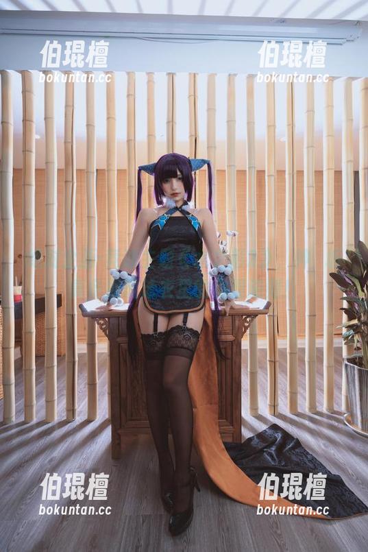 绝对企画-竞泳主题《水之形2》，神楽坂真冬展现泳衣里的物理法则！