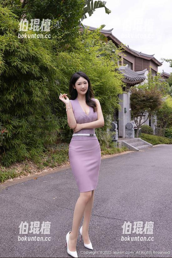 秀人网 - 于大小姐AYU的日常在线，这是我在沙发上刷手机的真实写照