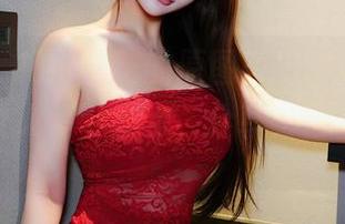 秀人网 – 把可可芝的原图丢出来，圣诞的细节真让人停下脚步，分享一段私密时光。
